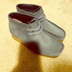 Like New Clarks Originals Wallabees